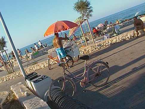 Ciclovia Adriatica - carrozza granite a Cozze provincia di Bari