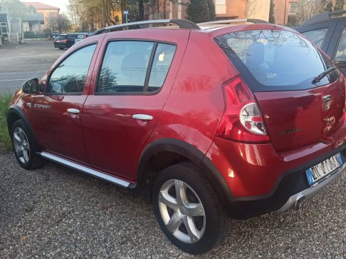 Vendo auto usate - Cerco auto usata Dacia Sandero Stepway 2023 presso un concessionario in provincia di Reggio Emilia