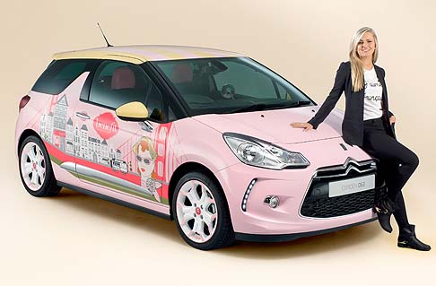 Citroen - Vettura speciale tutta dedicate alla clientela femminile, la Citroen DS3 Concept Benefit Cosmetics, realizzata sulla base della DS3, offre numerosi optional dedicati alle donne.