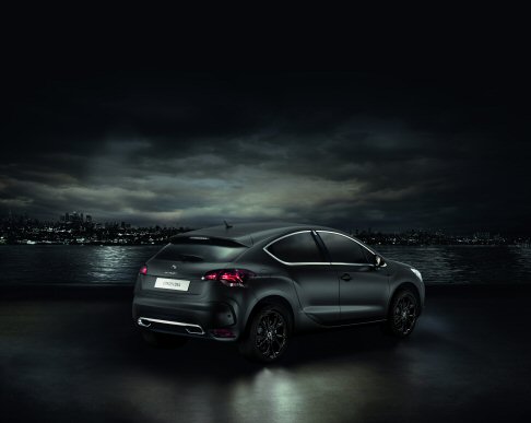 Citroen -  Per una guida allinsegna del comfort  disponibile il regolatore/limitatore di velocit con Memorizzazione, mentre per la massima sicurezza attiva e passiva, lIntelligent Traction Control offre la massima aderenza anche con il fondo stradale scivoloso.