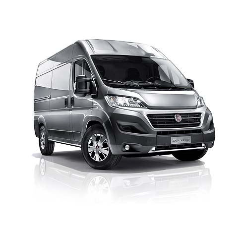 Fiat - Per quanto riguarda, invece, il nuovo Fiat Ducato, la sesta generazione del best seller di Fiat Professional propone uno stile aggiornato.