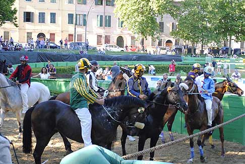 Corsa di cavalli - Corsa di cavalli al Palio di Ferrara 2017