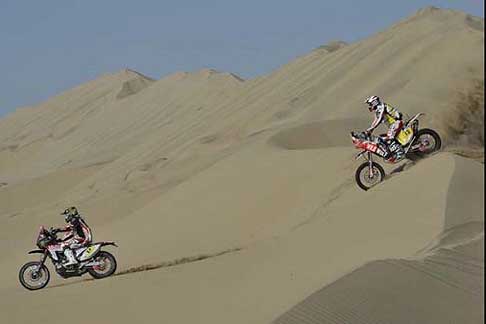 Dakar 2013 - Dakar 2013 moto Honda HM CRF 450 X AR 12 Evo biker Gerard Farres Guell e moto Huqsvarna TT 449 RR Matt Fish