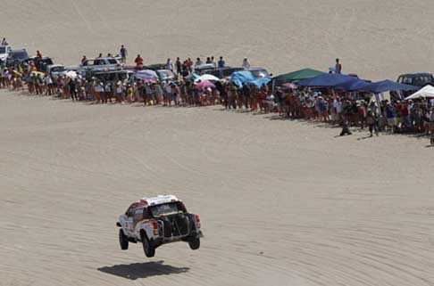 Dakar 2013 - Dakar 2013 spettacolare pick-up in volo