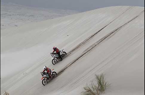 Dakar 2013 - Dakar 2013 11 stage La Rioja - Fiambal bikersche affrontano le dune sabbiose del rally