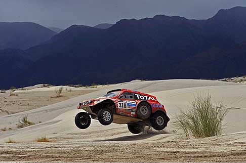 Dakar 2013 - Dakar 2013 11 stage La Rioja - Fiambal immaginine spettacolare del driver Christian Lavieille su Buggy Juke Proto Dessoude