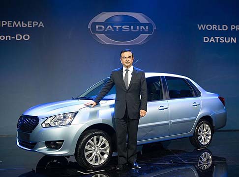 Datsun - Entrambe le vetture presentano un passo pari a 2.476 mm, un'altezza di 1.500 mm e una larghezza di 1.700 mm, sebbene la nuova Datsun miDO sia lunga 3.950 mm, a fronte dei 4.337 mm di Datsun onDO.