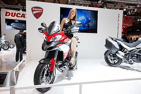 Ducati - Ducati Multistrada e girl alla Fiera di Milano Eicma 2012