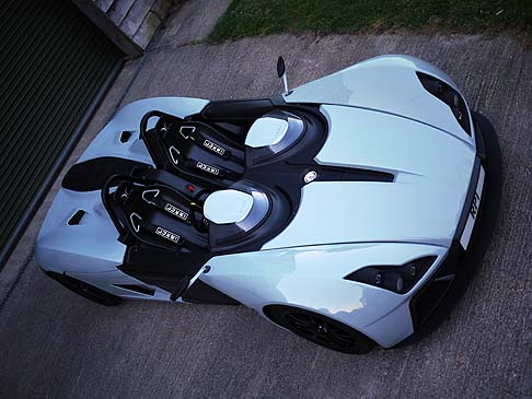 Elemental Motors - Ideata, progettata e costruita da un team con esperienza decennale nel settore della Formula Uno e delle Supercar, Elemetal RP1 porta il concetto di una vettura street legal nel 21esimo secolo.