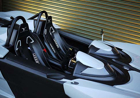 Elemental Motors - Ulteriori motorizzazioni includono il 3 cilindri Ford 1.000 cc EcoBoost, che promette prestazioni brillanti e consumi contenuti, e un propulsore super leggero racing basato sulllunit 999 cc in dotazione sulla Honda Fireblade.