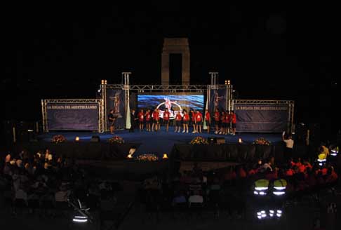 Reggio Calabria - Eqipaggi della regata sul palco dell'Arena dello Stretto a Reggio Calabria