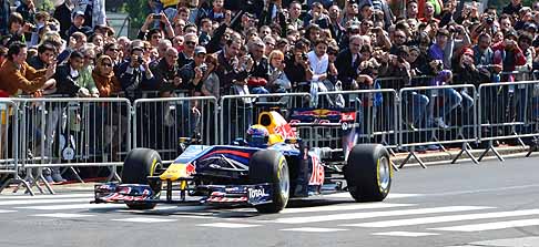 Red Bull - Spettacolo di Mark Webber pilota di Formula 1 Red Bull a Torino