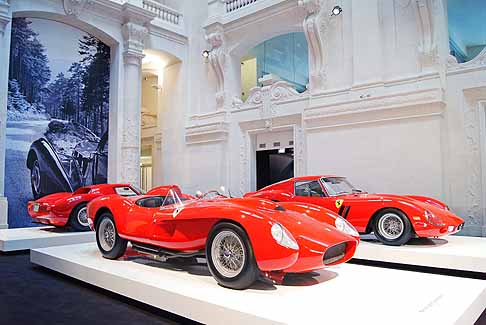 Ferrari - Vetture Ferrari 250 GTO del 1962 auto storiche classiche e la Ferrari 250 TestaRossa della collezione by Ralph Lauren al Museo di Parigi