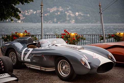 Concorso di Eleganza Villa dEste 2018 - Ferrari 335 Sport alla riva del Lago di Como