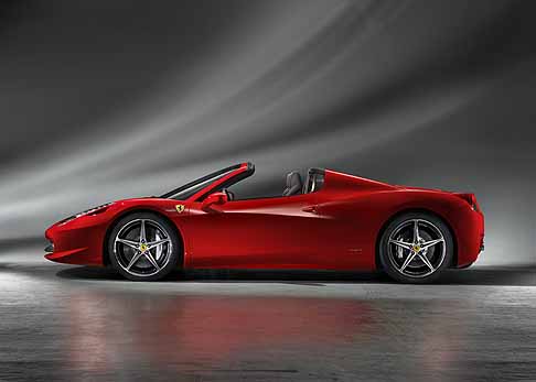Ferrari - Supercar Ferrari 458 spider che verr presentata al Salone di Francoforte