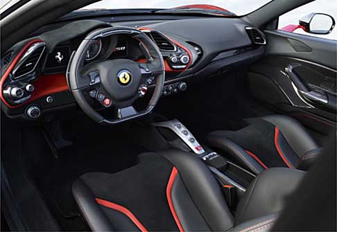 Ferrari - L’abitacolo presenta specifiche finiture che adornano i sedili sportivi.