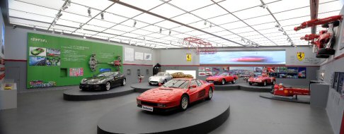 Ferrari - Allinterno dellItalian Center presso lo Shanghai Expo Park  stata inaugurata la mostra Mito Ferrari.