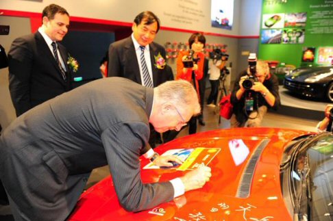 Ferrari - Numerose sono, infine, le iniziative dellAzienda dedicate alla clientela cinese, come il Corso Pilota Ferrari, la creazione di un Owners Club e lorganizzazione del campionato Ferrari Challenge Asia-Pacific.