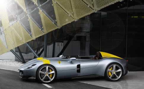 Ferrari - Destinate ai collezionisti pi appassionati, le Ferrari Monza SP1 e SP2 ricalcano il tema delle barchette da competizione