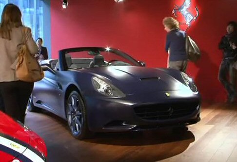 Ferrari - Scuderia, Classica e Inedita sono i tre �mondi� a cui poter attingere per creare la propria Ferrari su �misura�, fino a creare accostamenti unici. 