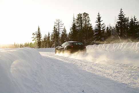 Ferrari - Ferrari Four prove di guida sulla neve