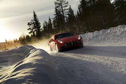 Ferrari - Ferrari FF: la 4x4 di casa Ferrari per i test estremi sulla neve