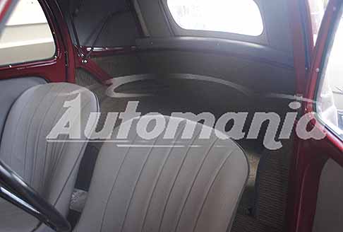 Scoperte Auto da sogno - Fiat 500 Topolino detaglio sedili interni anteriori e vista del posteriore in stile vintage