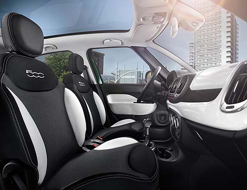 Fiat - La Fiat 500L Trekking offre di serie paraurti specifici, scudo di protezione che la rende pi aggressiva, nuovi cerchi in lega da 17 pollici, verniciati in tinta diamantato lucido o finitura opaca, pneumatici M+S snowflake