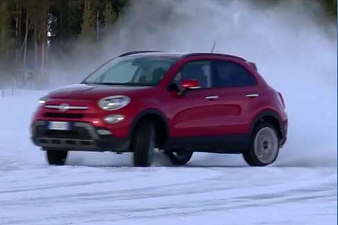 Test Drive ice - Fiat 500X prova di guida su un lago ricoperto dal ghiaccio