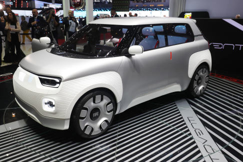 Fiat - La Fiat Concept Centoventi anticipa come sar la mobilit elettrica nel futuro