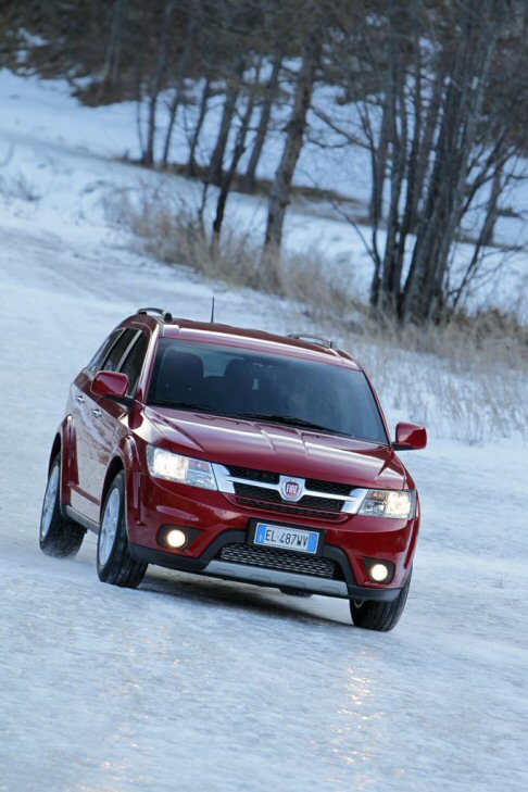 Fiat - E' possibile impiegare la trazione integrale su fondi a bassa aderenza, come fango, neve e ghiaccio, oppure per garantire maggiore trazione. 