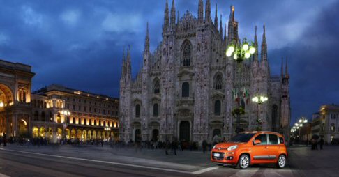 Fiat - Importante novit per lautomotive  anche la nuova Punto 2012 aggiornata per confermare il suo alto indice di gradimento del mercato. 