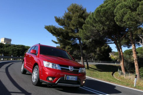 Fiat - Spazio anche la Fiat Freemont AWD (All-Wheel Drive), gi disponibile nelle concessionarie.