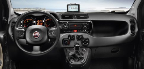 Fiat - Il design moderno di Panda Van coniuga dinamicit e compattezza con la solidit e la robustezza di un mezzo di lavoro. 