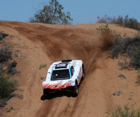 Motors - SMG - 13^ tappa Dakar 2011 veicolo SMG Buggy V8 guidato da Chabot