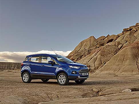 Ford - Per quanto riguarda le motorizzazioni, troviamo il gi annunciato EcoBoost 1.0 a 3 cilindri, che vanta la potenza e la brillantezza di un motore di cilindrata superiore.