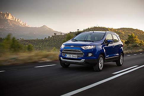 Ford - EcoSport  disponibile con il sistema di connettivit Ford SYNC, che permette di utilizzare con i comandi vocali avanzati telefoni, smartphone e lettori musicali collegati tramite Bluetooth e USB.