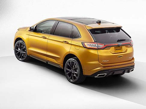 Ford - La doppia telecamera anteriore con schermo Split View offre una migliorata visibilit anche nelle condizioni pi critiche.