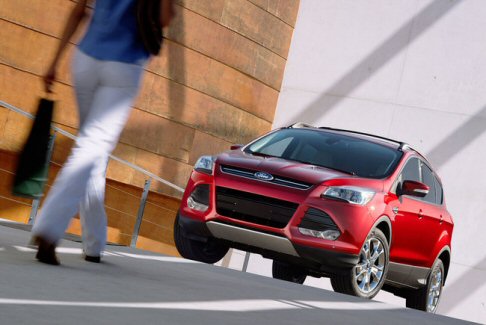 Ford - Prende corpo la nuova Kuga, che in occasione del Salone di Los Angeles 2011, mostra ai visitatori il nuovo design che caratterizzer il crossover del brand ovale.