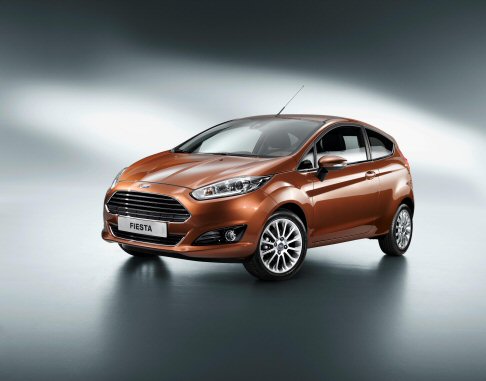 Ford - Fiesta rende accessibile dispositivi innovativi non disponibili a bordo delle vetture compatte, come il sistema di frenata automatica in citt (Active City Stop).