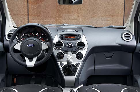 Ford - La Fiesta Black & White Edition e la Ka Black & White Edition sono gi ordinabili presso la rete italiana dei Ford Partner.