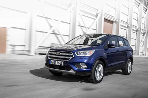 Ford - Tante novit sono previste per la nuova generazione di Ford Kuga, veicolo di punta dellOvale Blu nella sua continua offensiva nel ricco e vario segmento dei suv.