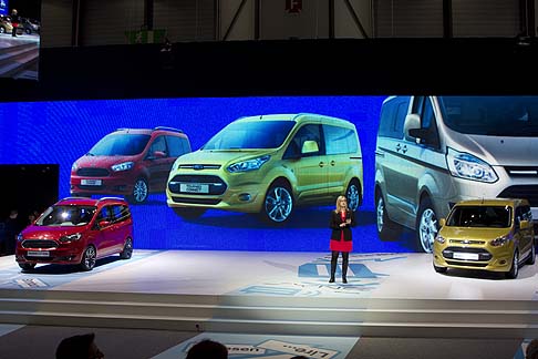 Ford - Lo stand elvetico vede la presenza di modelli come il nuovo SUV EcoSport e il Tourneo Courier. Ad essi si affiancano la nuova Fiesta e la nuova Kuga, e i veicoli Tourneo Connect, Transit Connect e Transit.