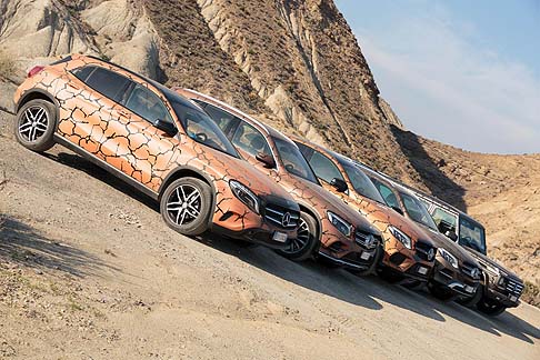 Garage Italia - I cinque modelli che compongono la gamma SUV di Mercedes-Benz, dalla Classe G a GLA Enduro, GLC, GLE fino alla GLE Coup, sono stati rielaborati per offrire una tinta evocativa della superficie arsa del deserto.