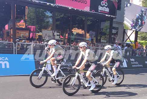 Giro d´Italia - Bici in gara per la volata finale del Giro d´Italia a Reggio Emilia