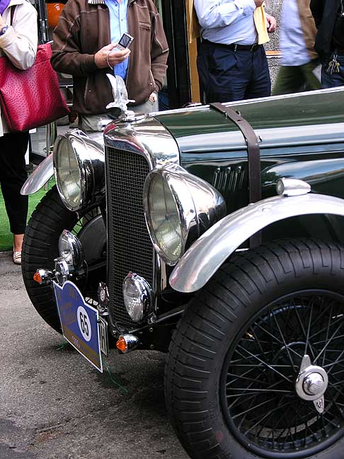 Auto storicche passaggio a Bologna - Gran Premio Nuvolari 2012 passaggio da Bologna dettaglio anteriore della Alvis Speed 25.63