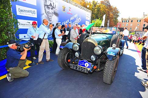 Auto storica - Mantova partenza del Gran Premio Nuvolari 2012 con la macchina storica Bentley Open Tourer del 1924