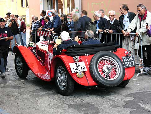 Jaguar - Jaguar SS100 del 1938 co il pilota Giacomello e il navigatore Gennaro