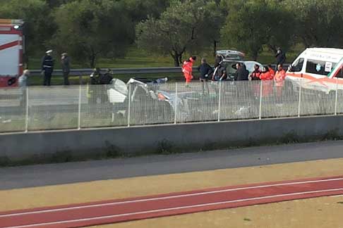 Crash - Gravissimo incidente mortale ad Acqauviva (Bari) la Smart accartocciata dopo limpatto con un camion