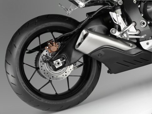 Honda - Honda CBR 1000RR Fireblade 2012 arriver sui mercati nel 2012 e sar presentata in anteprima all'Eicma di Milano